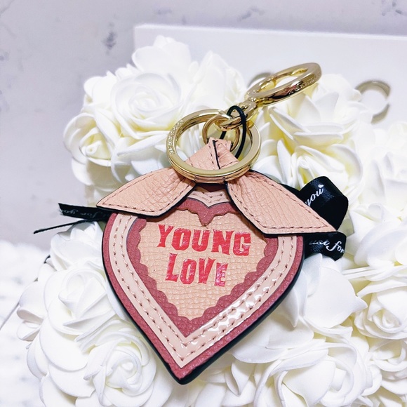 Authentic Burberry Young Love Leather Heart Bag Charm / Keychain - Picture 2 of 11